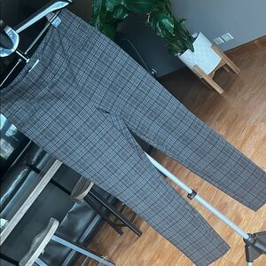 Carolina Belle Women's Gray Plaid Straight Leg Pants